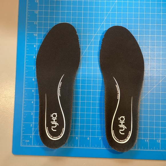 Ryka Fling Slip on9.5 Wide  Sneaker Shoe White - Picture 12 of 14